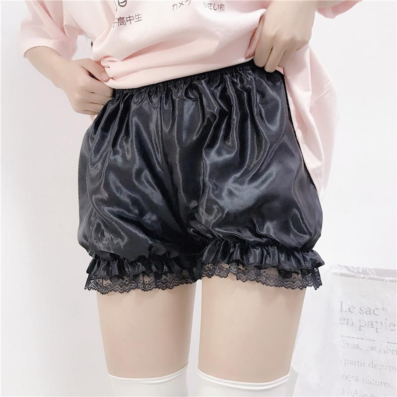 Short Lolita en dentelle pelucheuse à volants