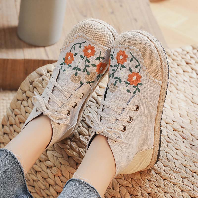 Elegante Canvas-Stiefel mit Blumenstickerei und Schnürung