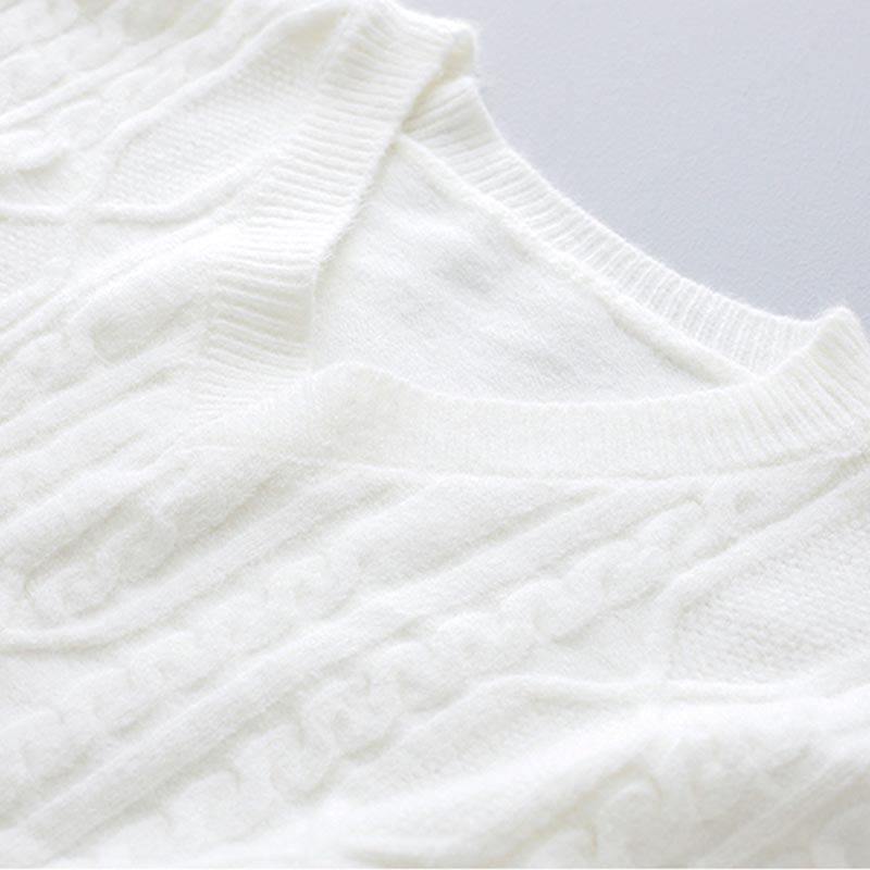 Pull en tricot blanc élégant avec jupe plissée brodée vintage