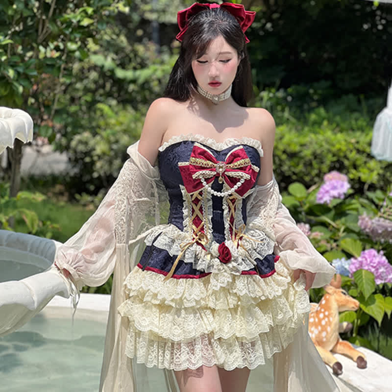 Haut corset en dentelle avec nœud papillon Lolita et short superposé