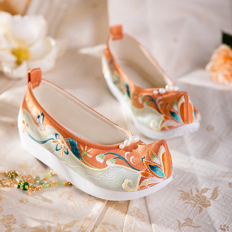 Chaussures rétro à broderie florale avec décor de perles