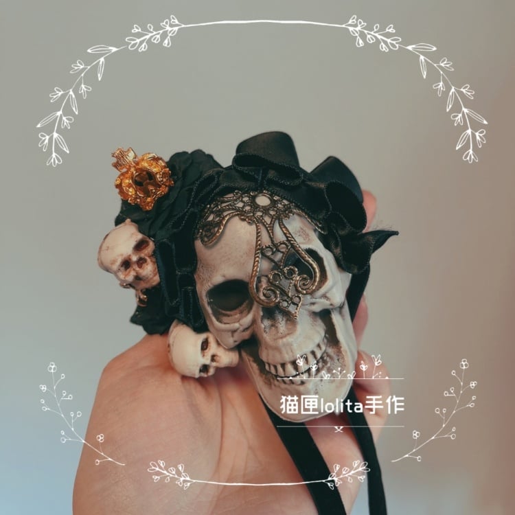 Handmade Halloween Gorgeous Skull Brooch