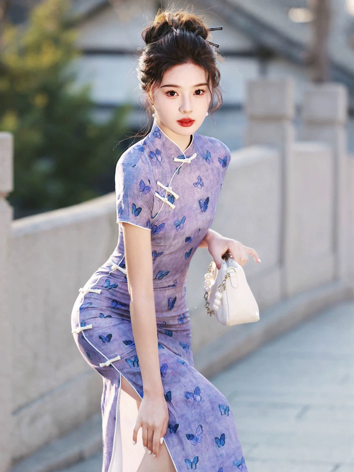 Lila Schmetterling Cheongsam