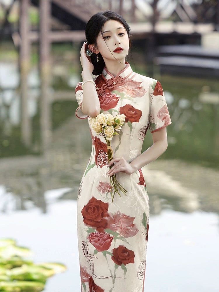 Robe élégante cheongsam à imprimé rose