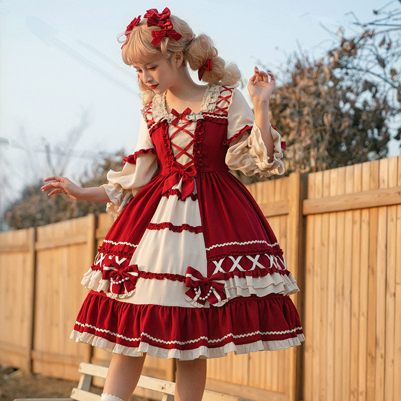 Robe Lolita à lacets avec nœud rouge et décoration