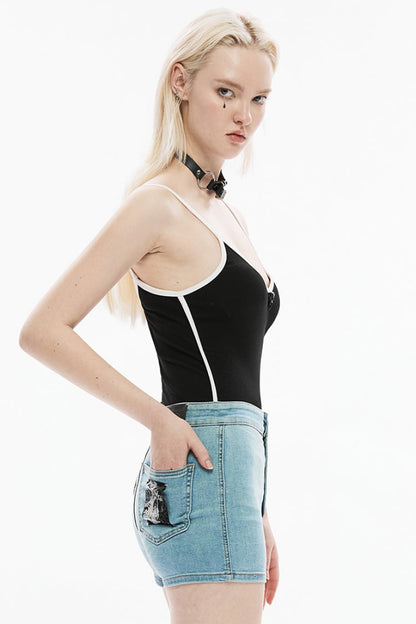 Edgy Skull-Decor Punk Tee with Contrast Stitching