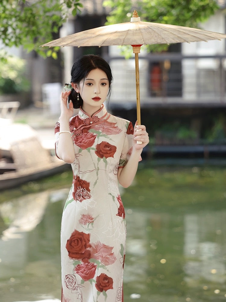 Robe élégante cheongsam à imprimé rose