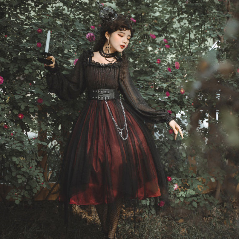 Schwarzes Lolita-Unterkleid mit langen Ärmeln und Kettengürtel