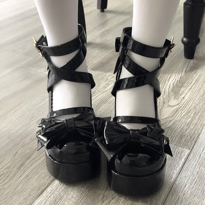 Chaussures Lolita à talons hauts avec nœud et boucle en étoile