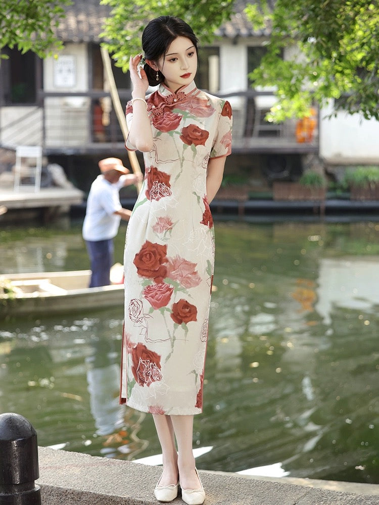 Robe élégante cheongsam à imprimé rose