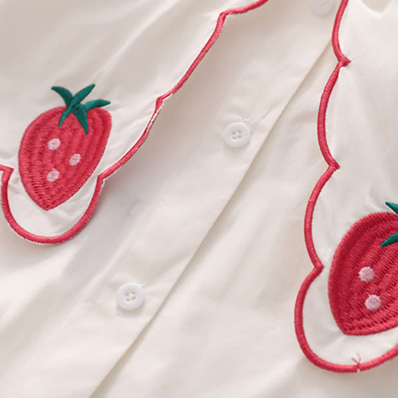 Ensemble chemise et salopette en jean avec col de poupée aux fraises