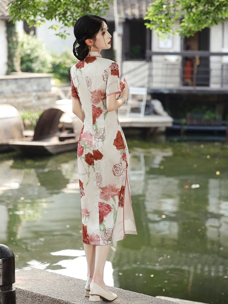 Robe élégante cheongsam à imprimé rose