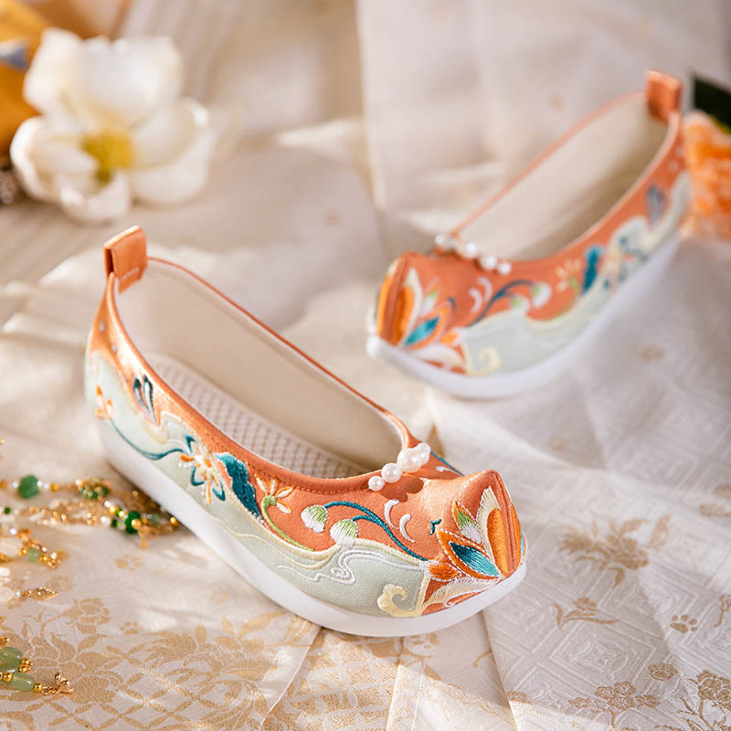 Chaussures rétro à broderie florale avec décor de perles