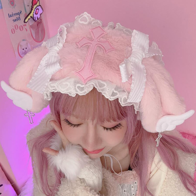 Chapeau en peluche Lolita avec nœud papillon et croix décorative