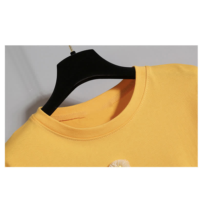 T-shirt brodé de fleurs jaunes et jupe à imprimé floral