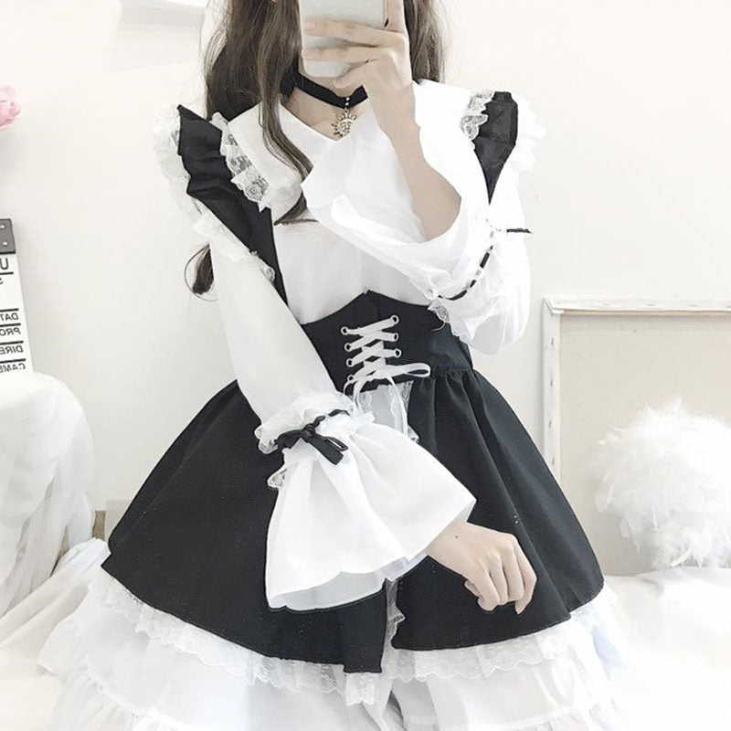 Robe de costume de soubrette gothique Lolita avec nœud papillon