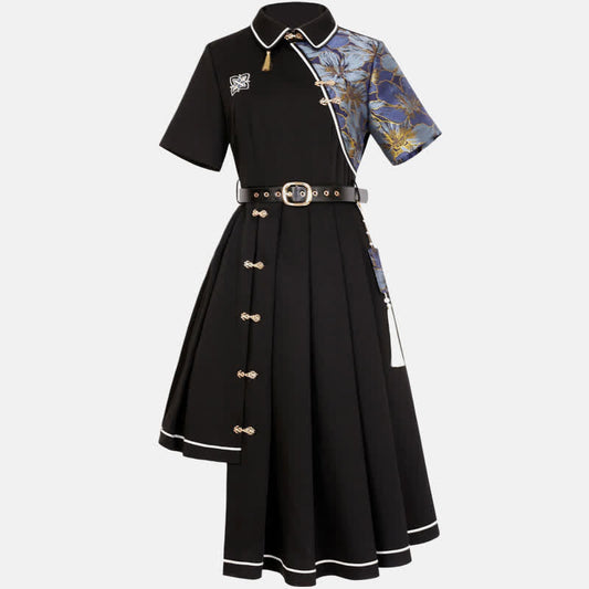 Robe noire à revers et broderie florale avec épissure de boutons et ceinture