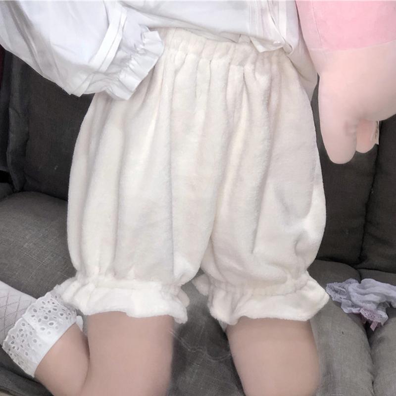 Short Lolita en dentelle pelucheuse à volants