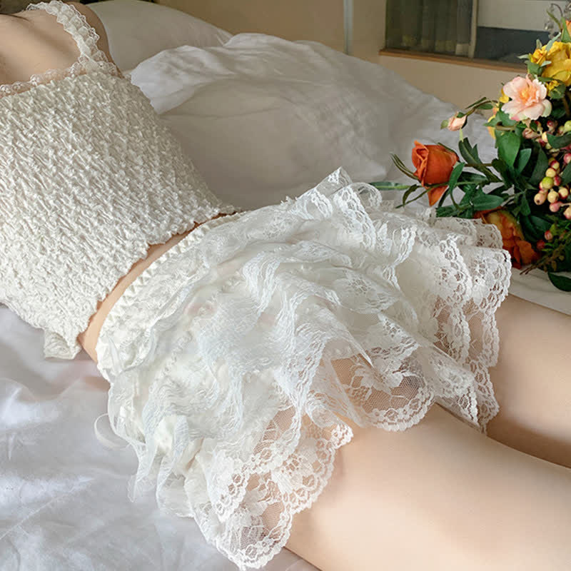 Short de bain blanc doux avec bordure en dentelle superposée