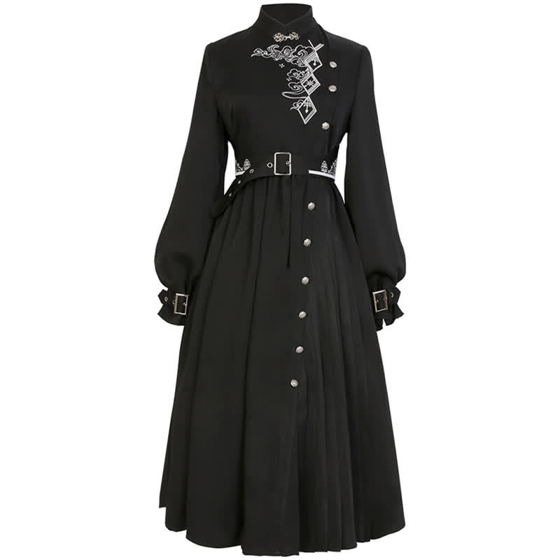 Robe plissée noire élégante avec ceinture et broderie vintage