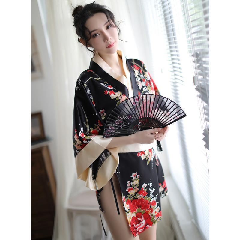 Bezauberndes rotes Kimono-Blumen-Cosplay-Dessouskleid