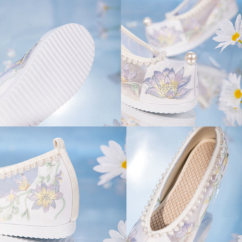 Chaussures en maille à broderie florale blanche et décor de perles