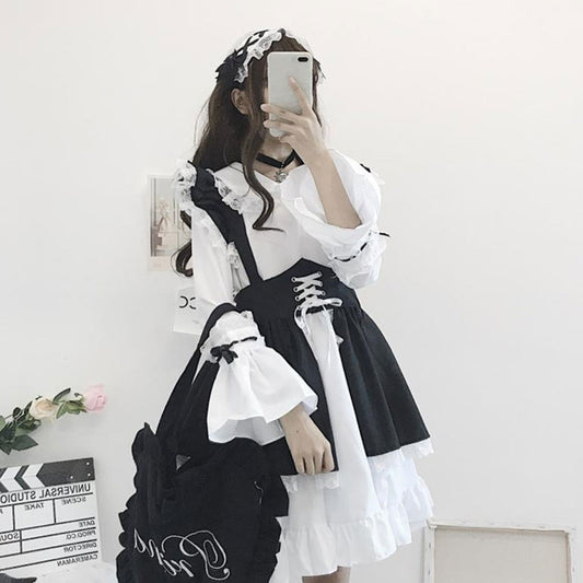 Robe de costume de soubrette gothique Lolita avec nœud papillon