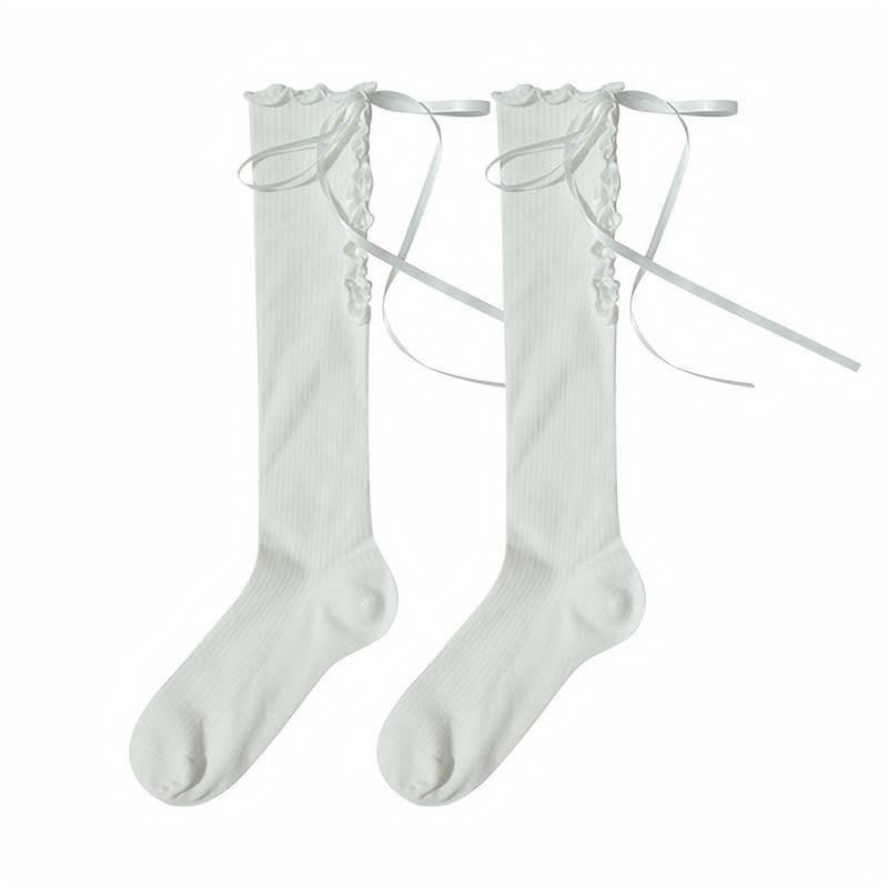 Elegante Socken mit überkreuzten Spitzenriemen