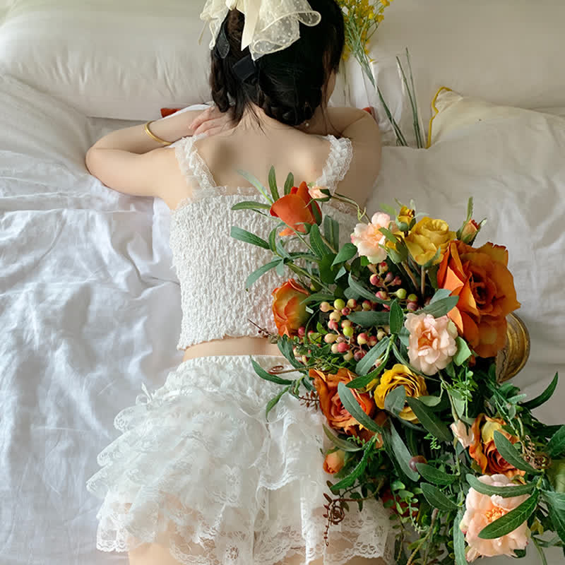 Short de bain blanc doux avec bordure en dentelle superposée