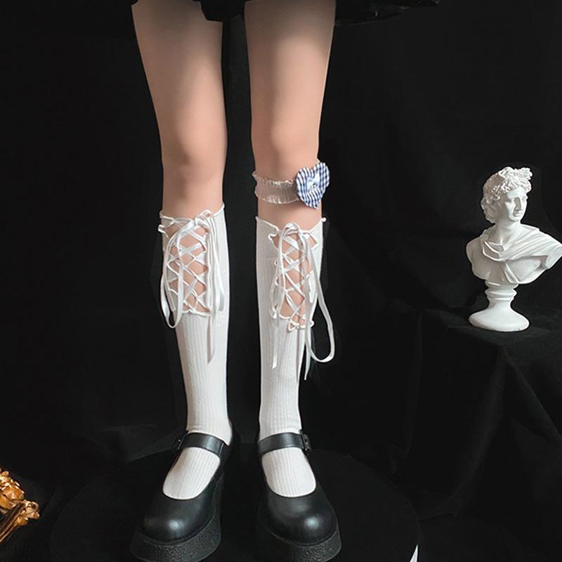 Chaussettes élégantes à bretelles croisées en dentelle