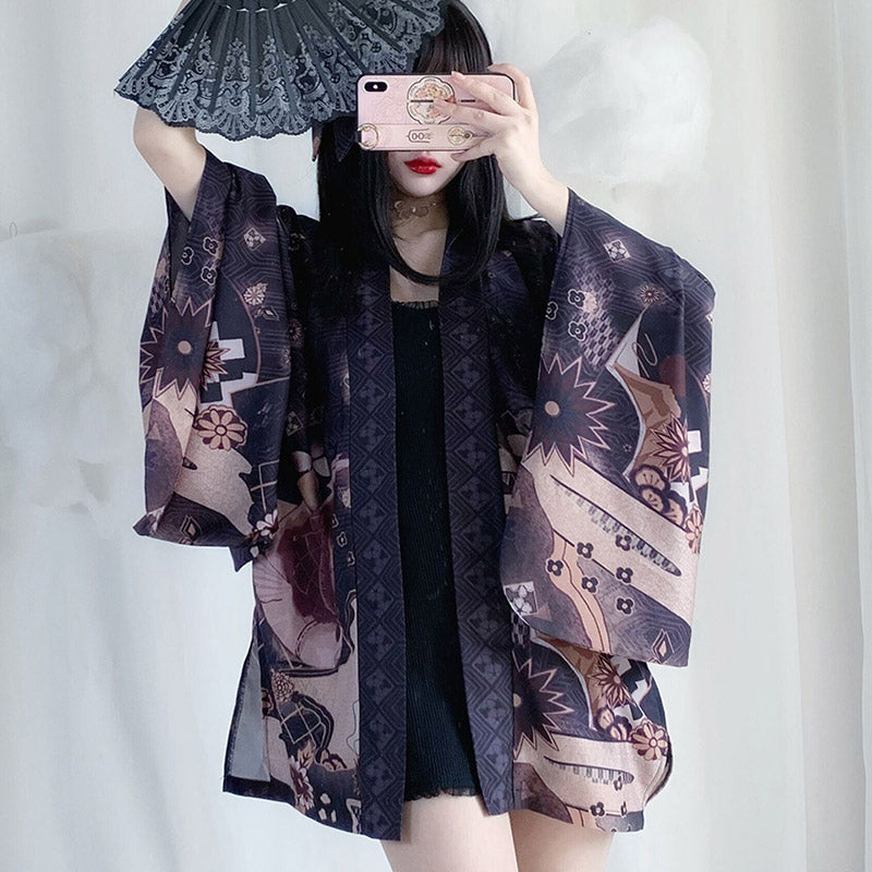 Strickjacke mit Kimono-Oberbekleidung im Vintage-Anime-Print