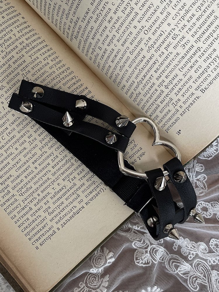 Black Leg Loop With Heart Ring and Studs Decoration