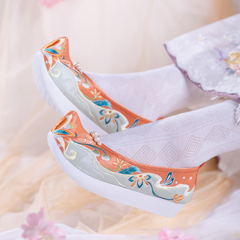 Chaussures rétro à broderie florale avec décor de perles