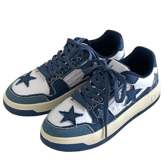 Sneakers mit Stern-Print in Blau von Jeans