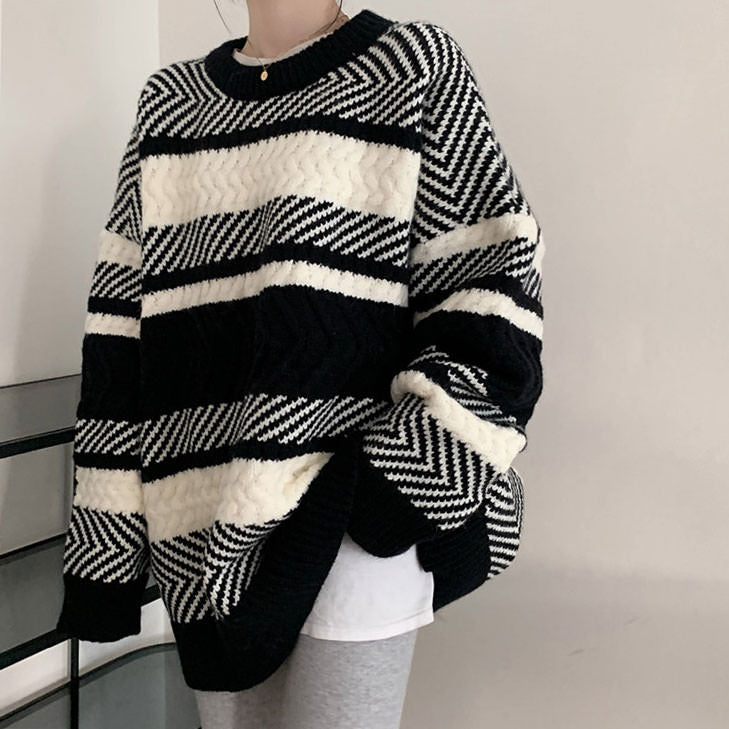 Gemütlicher Strickpullover mit Streifen