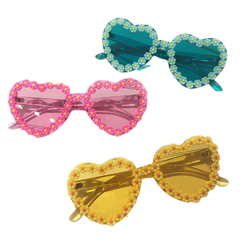 Sonnenbrille mit Gänseblümchen-Herz