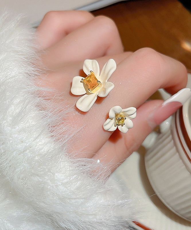 Zircon Elegant White Acrylic Floral Overgild Open Rings Copper