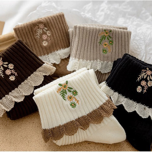 Chaussettes fleuries kawaii