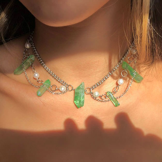 Collier à plusieurs couches en cristal vert