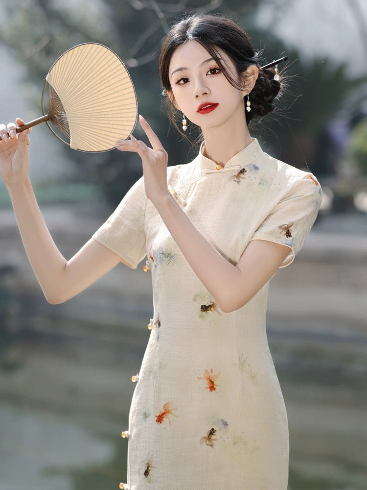 Elegantes Cheongsam mit Fisch-Print