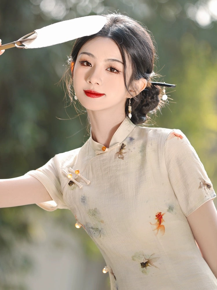 Elegantes Cheongsam mit Fisch-Print