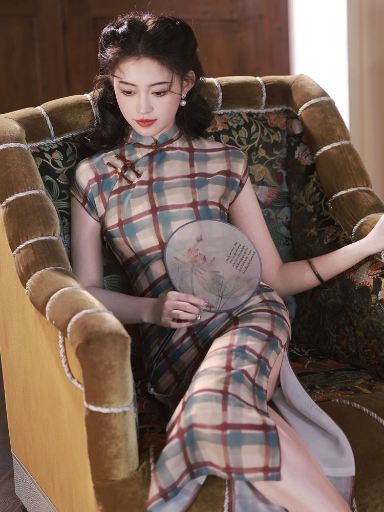 Cheongsam à motifs à carreaux vintage