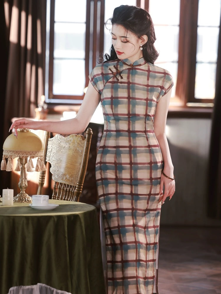 Cheongsam à motifs à carreaux vintage