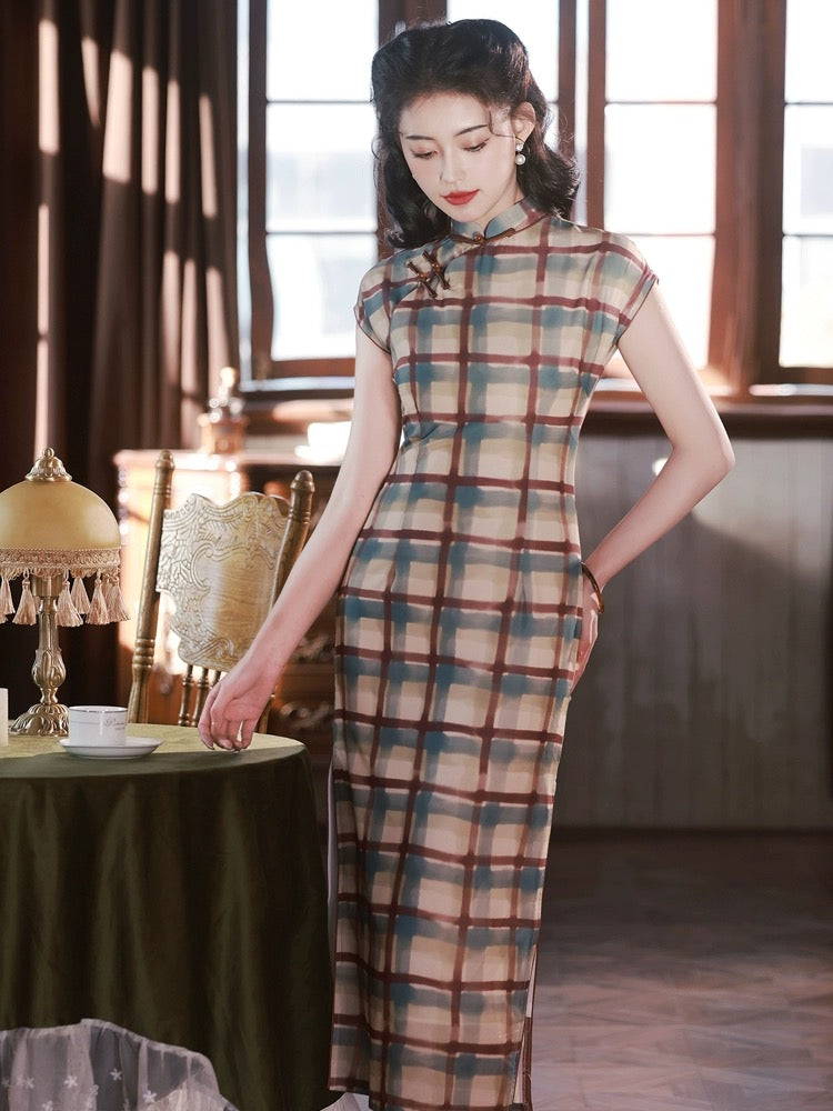 Cheongsam à motifs à carreaux vintage