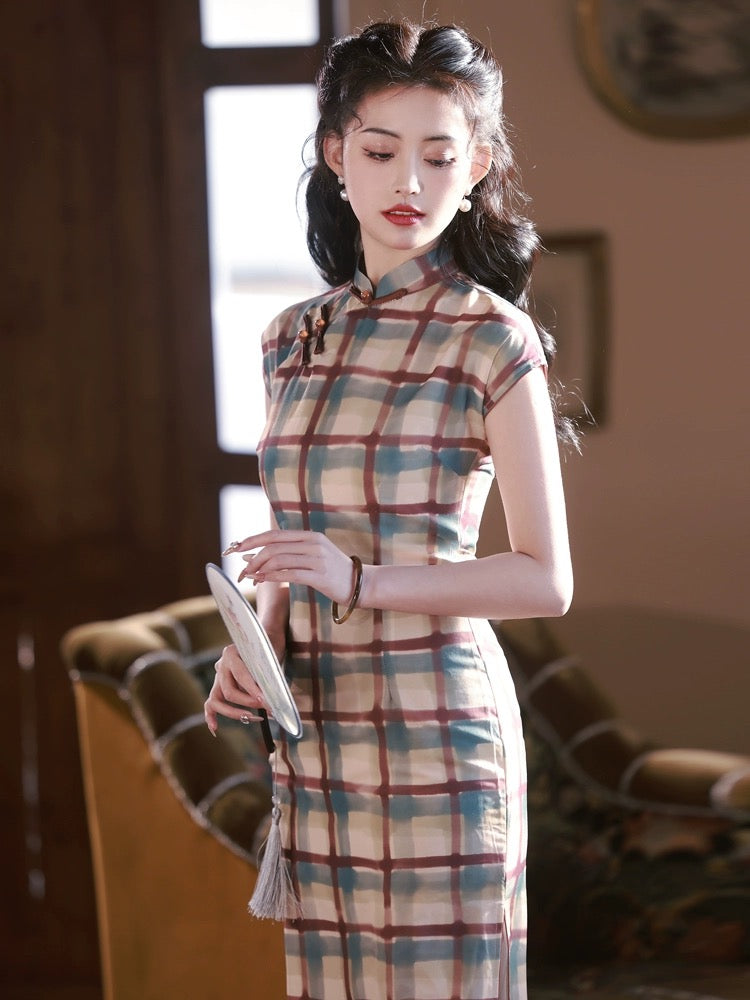 Cheongsam mit Vintage-Karomuster