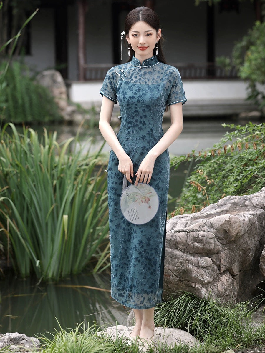 Cheongsam élégant à motif de fleur de lune