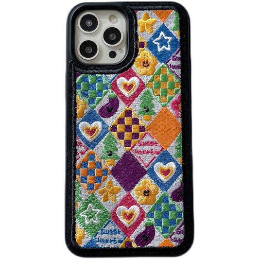 Coque iPhone avec broderie coeur vintage