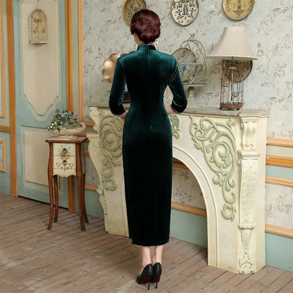 3/4-Sleeve Slit-Side Embroidered Cheongsam