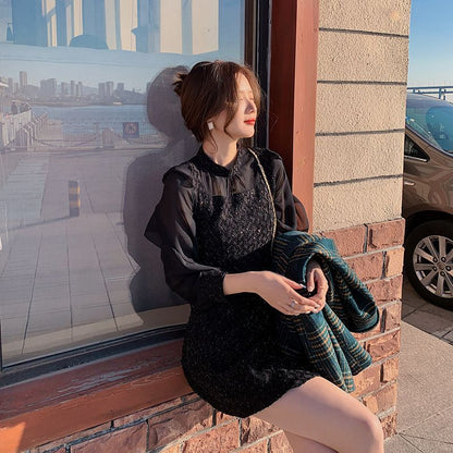 Langärmliges Chiffonkleid mit Rüschen