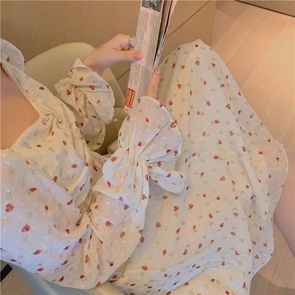 Langärmliges Chiffonkleid mit eckigem Ausschnitt und Kordelzug und Blumenmuster